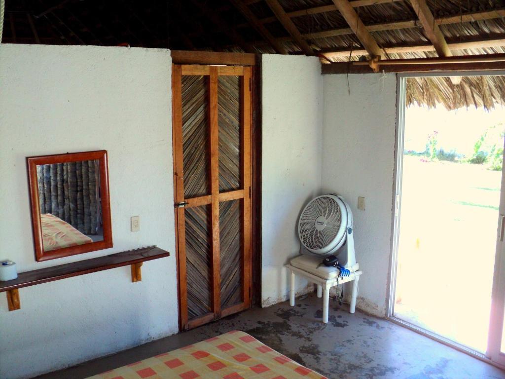 Cabanas Pie De La Cuesta Hotel Coyuca Room photo